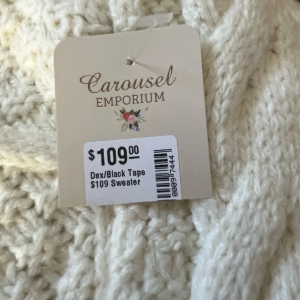 NWT Women’s Room 34 Dex/ Black Tape Cream Turtleneck Sweater in Size Medium. - Picture 13 of 13